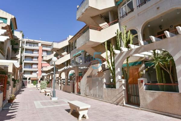 Sale of flat in Piso en El Acequión, Torrevieja, Torrevieja
thumbnail 2