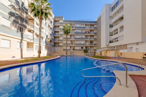 Sale of flat in Piso en Calle los Gases, Avenida Habaneras - Curva de Palangre, Torrevieja, Torrevieja
thumbnail 3