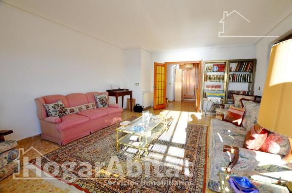 Venta de piso en Piso en Calle de la Virgen del Socorro, Raval Roig-Virgen del Socorro, Alicante / Alacant, Alicante / Alacant
photo 1