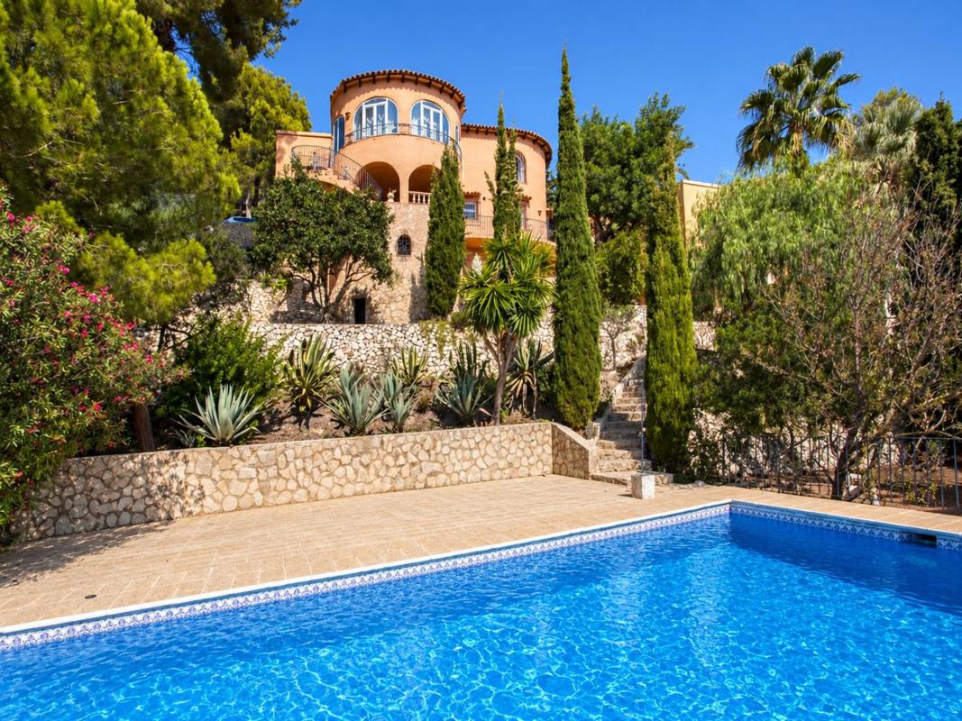 Properties for sale and rent in Spain photo 2