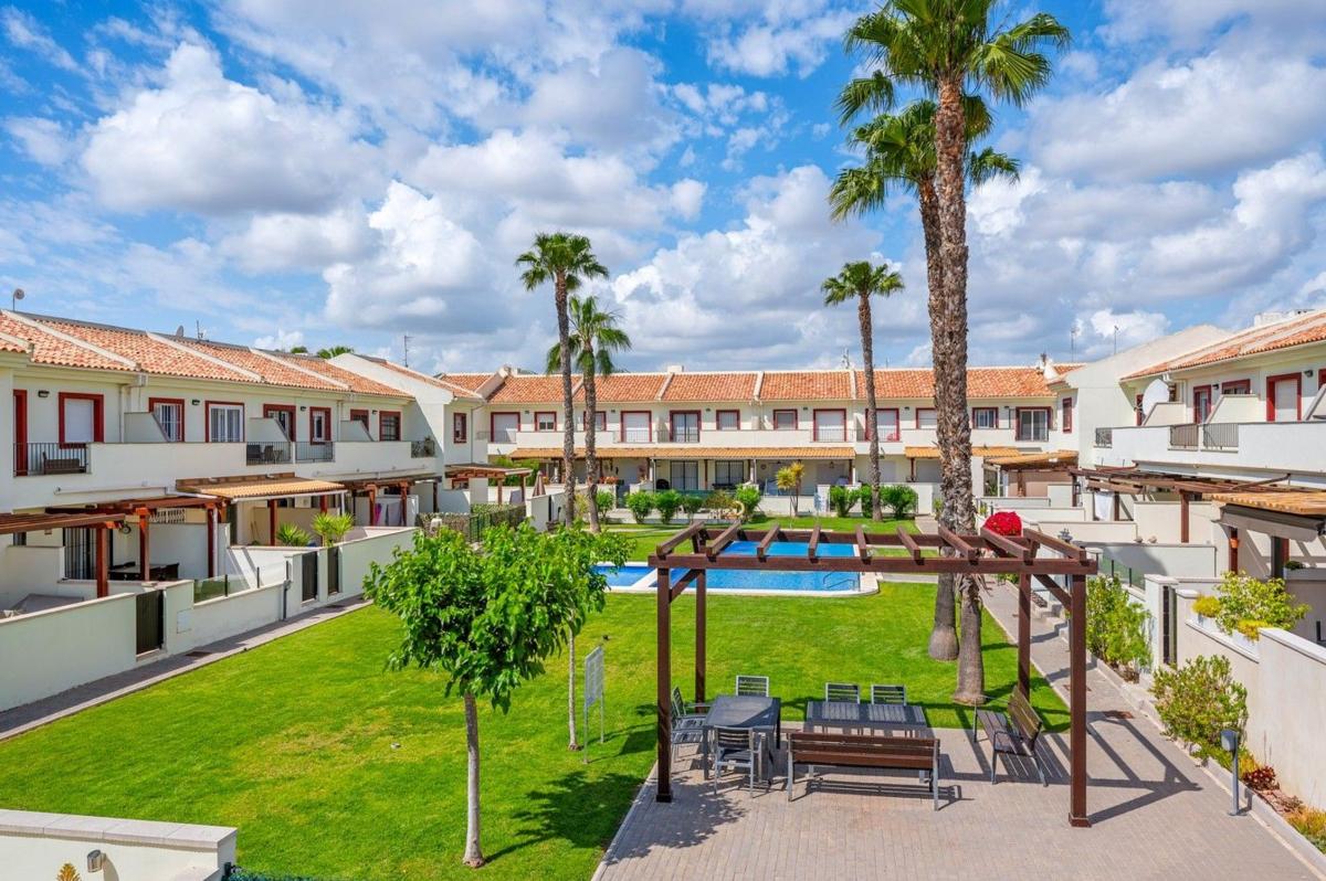 Properties for sale and rent in Spain photo 2