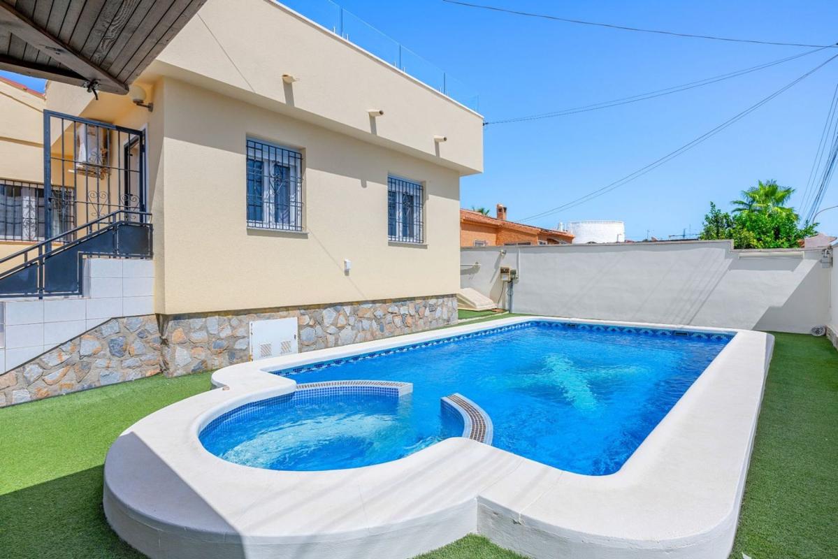 Properties for sale and rent in Spain photo 3
