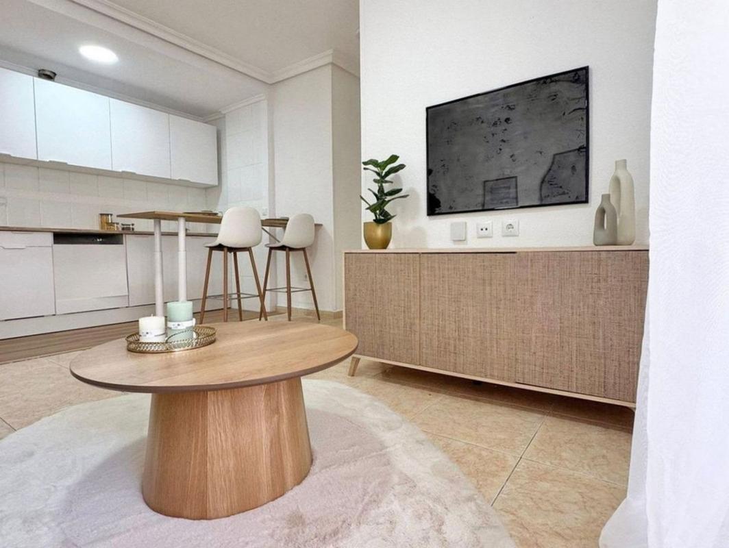 Venta de piso en Piso en Avenida Diego Ramírez Pastor, Antonio Machado, Torrevieja, Torrevieja
photo 2