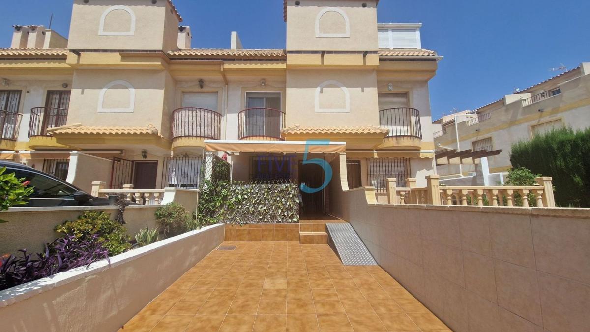 Venta de chalet independiente en Casa o chalet en Torre de la Horadada, Pilar de la Horadada, Pilar de la Horadada
photo 1