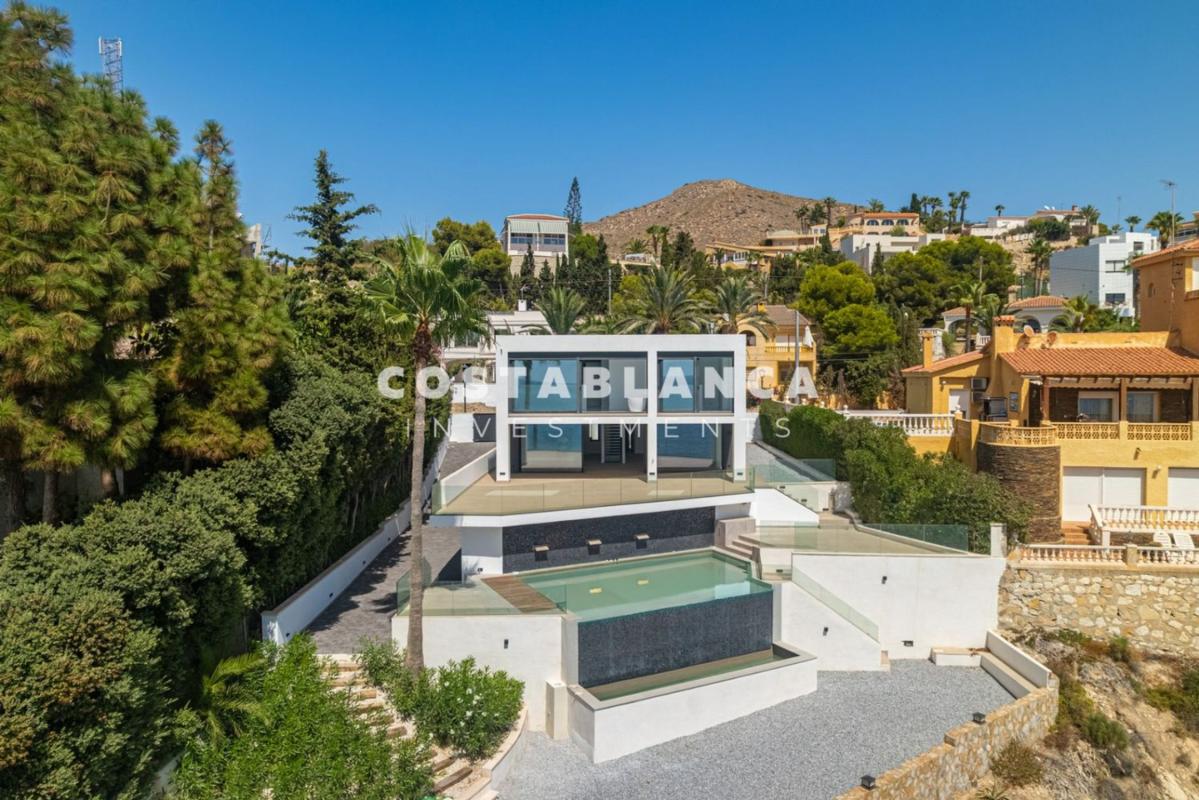Venta de chalet independiente en Casa o chalet en Avenida d'Amèrica, Pueblo Español - Coveta Fumá, El Campello, El Campello
 photo 3