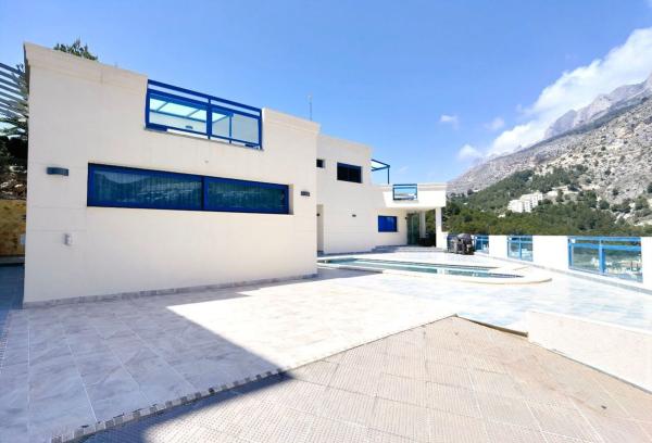 Chalet wolnostojący na sprzedaż w  Casa o chalet en Altea la Vella, Altea, Altea photo 3