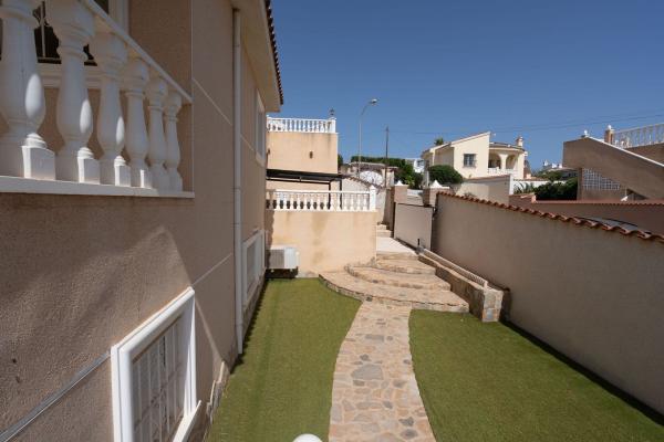Casa o chalet independiente en Calle Velazquez, Formentera del Segura thumbnail 3