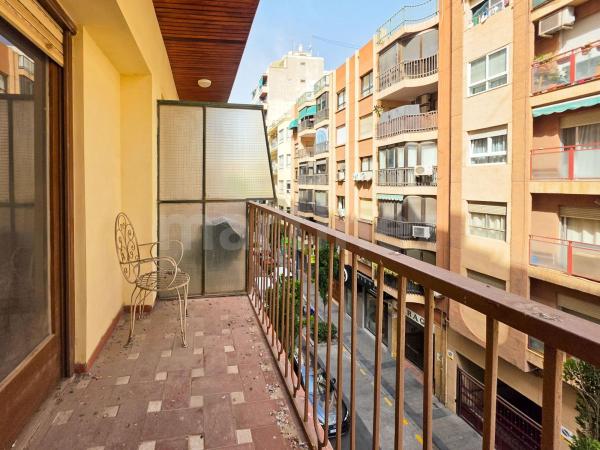 Sprzedaż mieszkania w Piso en Calle Italia, 11, Ensanche-Diputación, Alicante / Alacant, Alicante / Alacant
photo 1