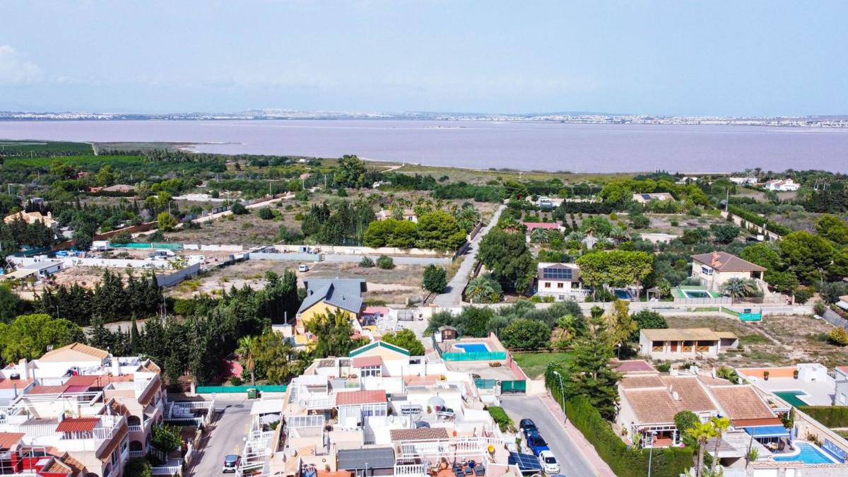 Venta de ático en  Ático en Calle del Pino, Los Balcones - Los Altos del Edén, Torrevieja, Torrevieja photo 5
