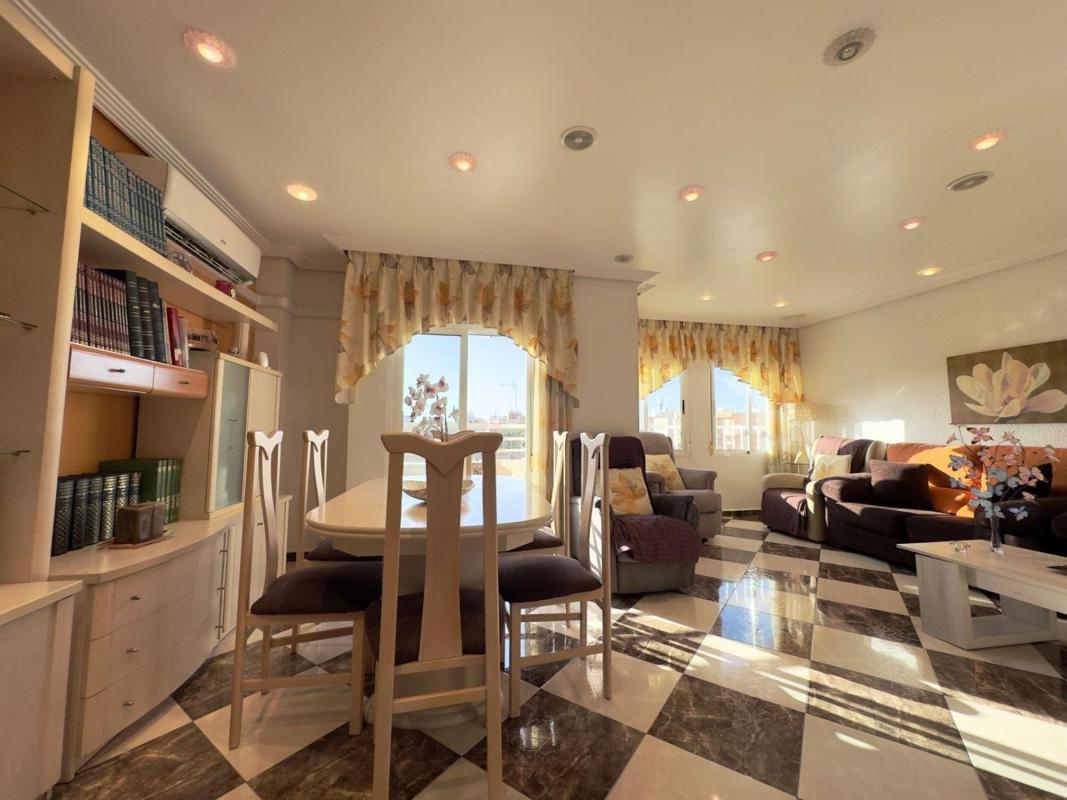 Venta de piso en Piso en Calle Emilio Hernández Selva, Toscar, Elche / Elx, Elche / Elx
photo 4