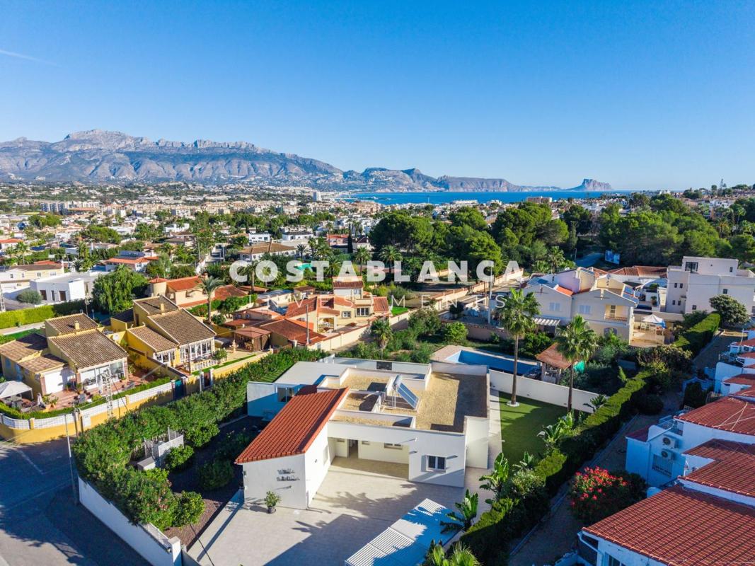 Sprzedaż niezależnego domku jednorodzinnego w Casa o chalet en Calle Albatros, L'Albir, Alfaz del Pi, Alfaz del Pi photo 2