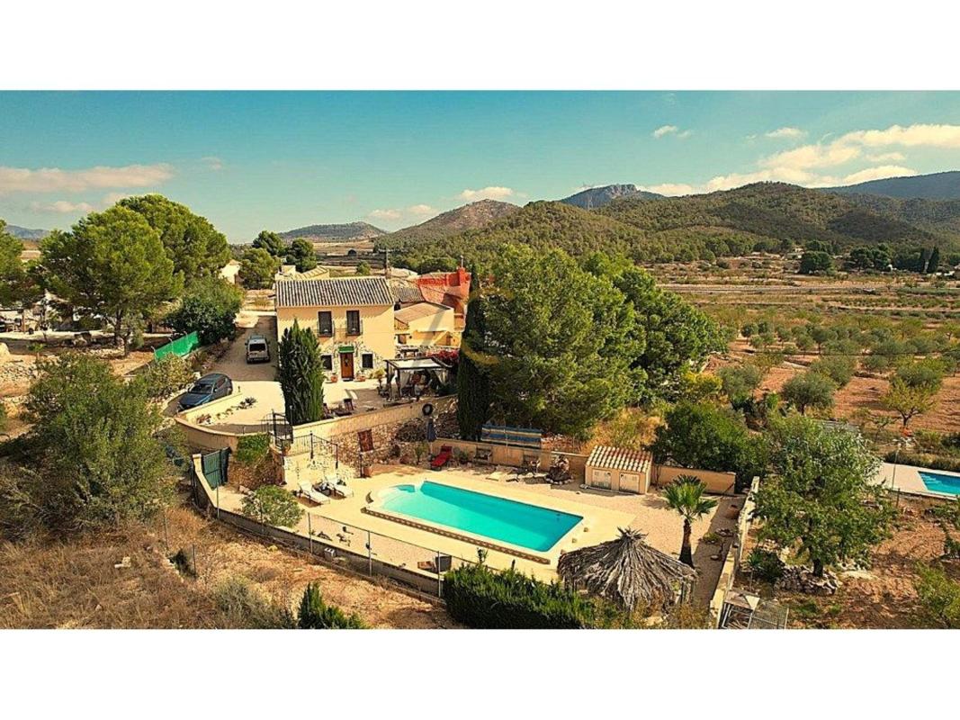 Propiedades en venta y alquiler en España photo 2