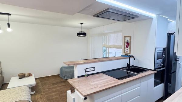 Venta de piso en Piso en Calle Sierra Dorada, Zona Sierra Helada, Benidorm, Benidorm
photo 1