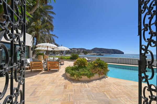 Chalet wolnostojący na sprzedaż w Casa o chalet en Casco Urbano, Moraira, Moraira photo 1