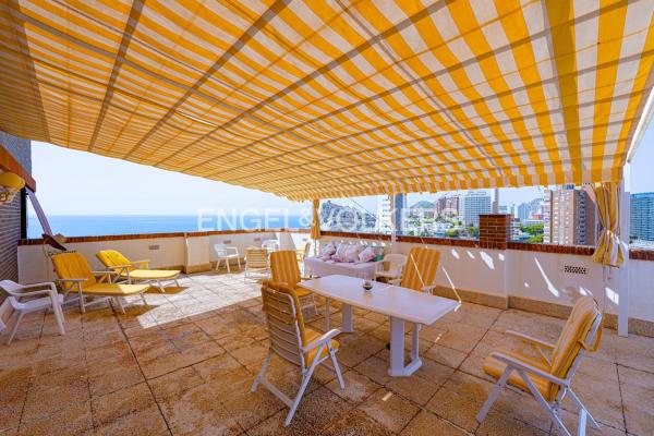 Аттик на продажу в  Ático en Calle Vigo, 5, Playa de Poniente, Benidorm, Бенидорм photo 1
