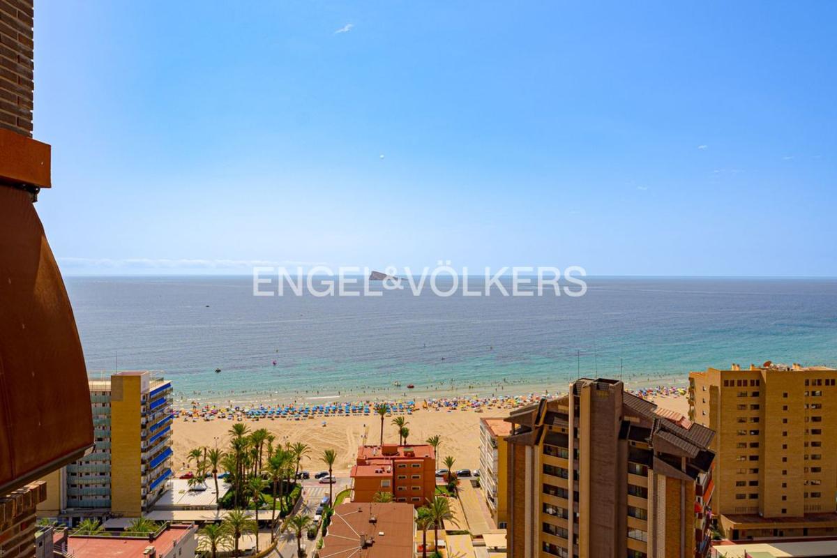 Sprzedaż poddasza w  Ático en Calle Vigo, 5, Playa de Poniente, Benidorm, Benidorm photo 2