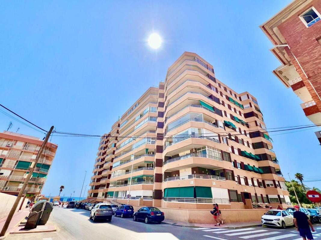 Sprzedaż mieszkania w Piso en Gaspar Perrelló, Torrevieja, Torrevieja
photo 2