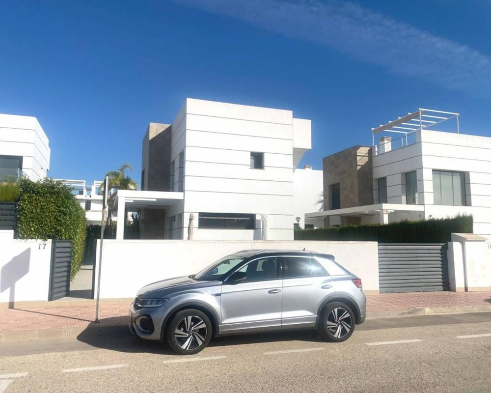 Properties for sale and rent in Spain photo 2
