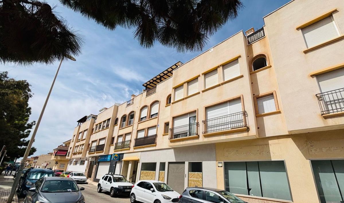 Sprzedaż mieszkania w Piso en Miguel Servet, 28, Zona Pueblo, Pilar de la Horadada, Pilar de la Horadada
photo 1