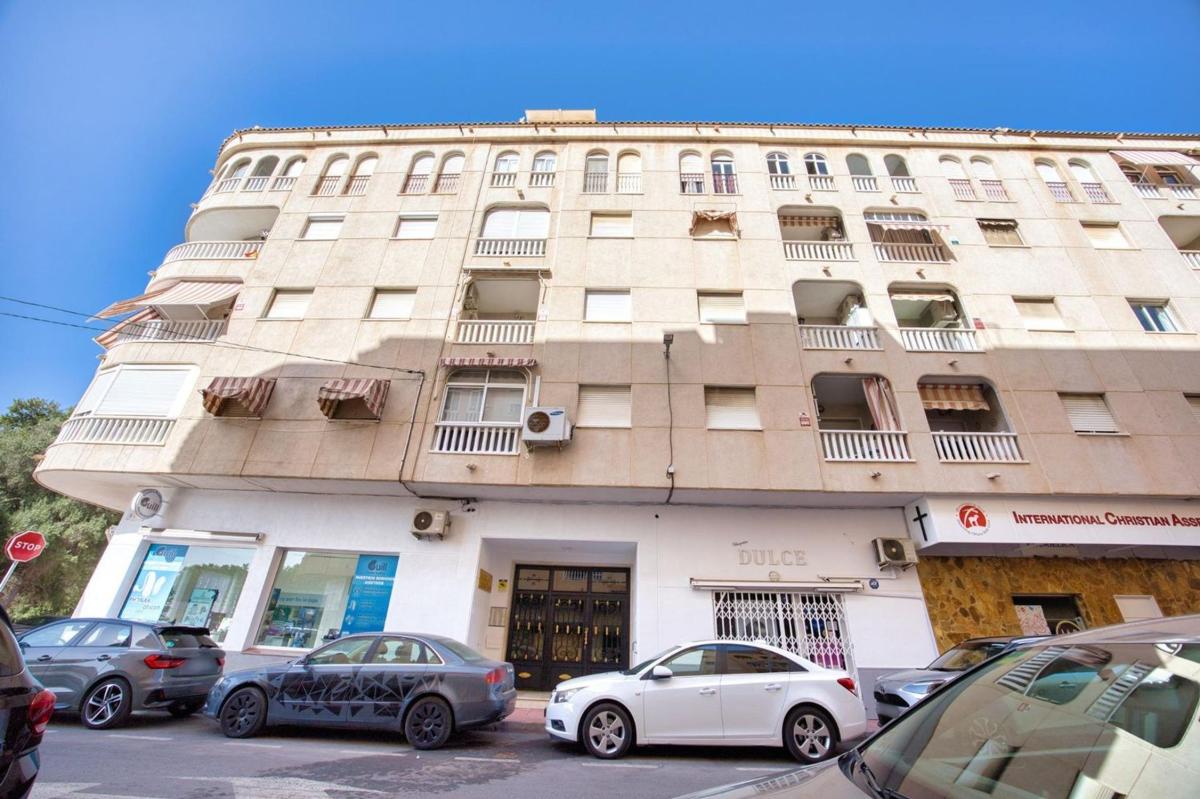 Sprzedaż mieszkania w Piso en Calle Beniajan, El Acequión, Torrevieja, Torrevieja
 photo 2