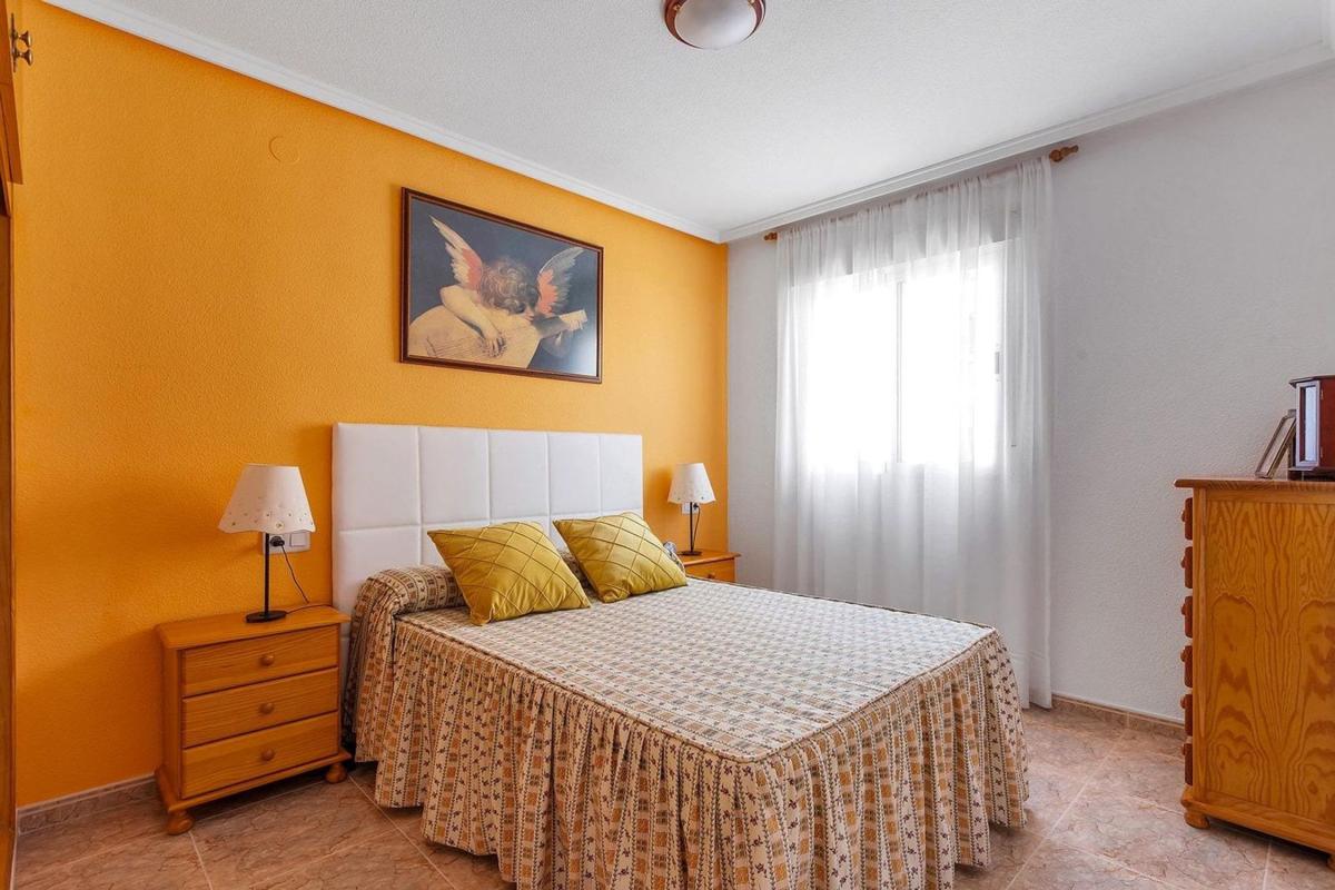 Venta de piso en Piso en Calle Zoa, 46, Las Piscinas Naturales, Torrevieja, Torrevieja
photo 4