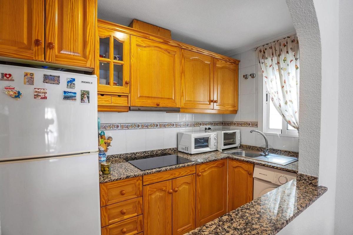 Venta de piso en Piso en Calle Zoa, 46, Las Piscinas Naturales, Torrevieja, Torrevieja
photo 5
