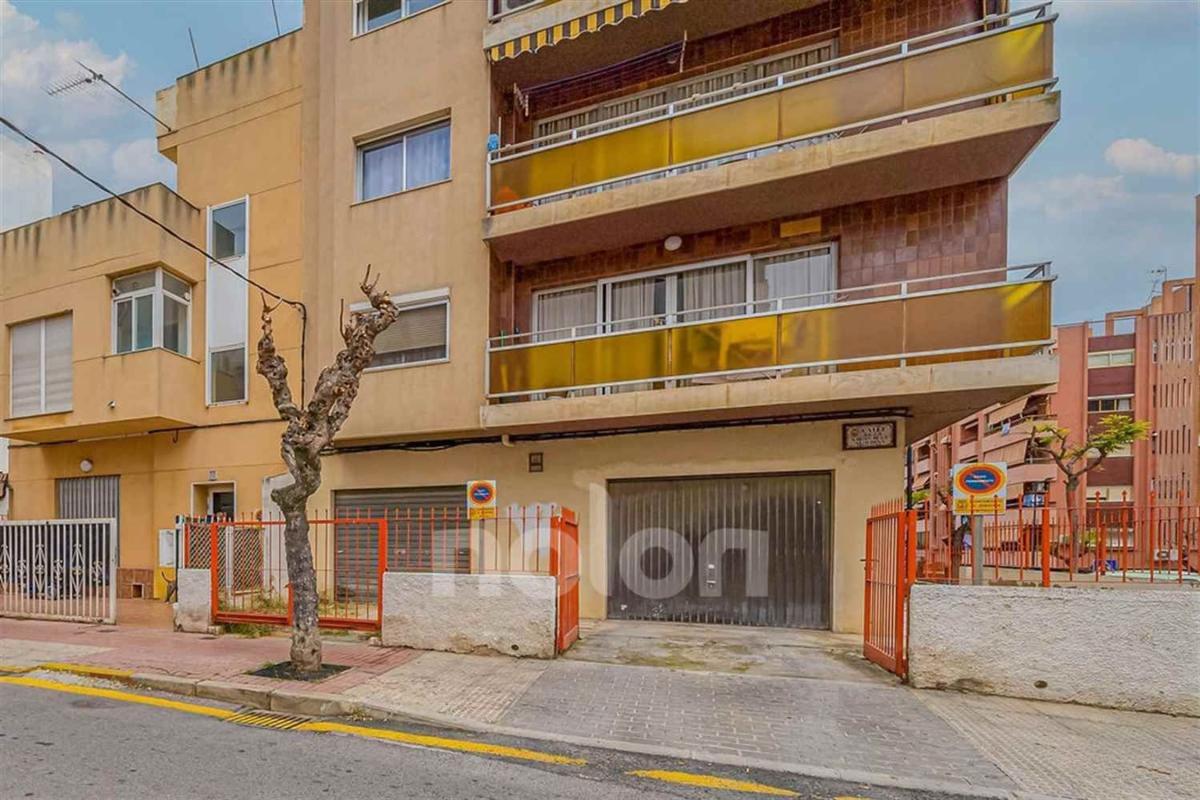 Venta de piso en Piso en Calle de la Virgen de la Almudena, Pueblo Poniente, Benidorm, Benidorm
photo 1