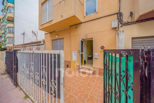 Продажа квартиры на Piso en Calle de la Virgen de la Almudena, Pueblo Poniente, Benidorm, Бенидорм
thumbnail 3