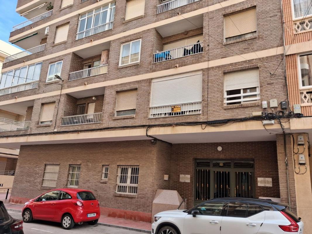 Sprzedaż mieszkania w Piso en Calle San Roque, 1, Gaspar Perrelló, Torrevieja, Torrevieja
photo 1