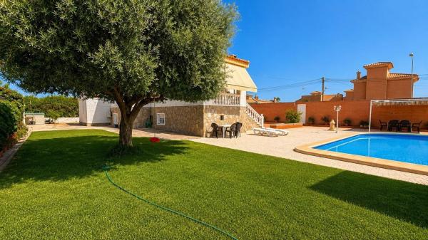 Casa o chalet independiente en La Siesta - El Salado - Torreta, Torrevieja thumbnail 3