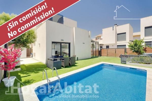 Casa o chalet independiente en Calle Maria San Gil Noain, Parque Acuático - Sector 25, Torrevieja photo 1