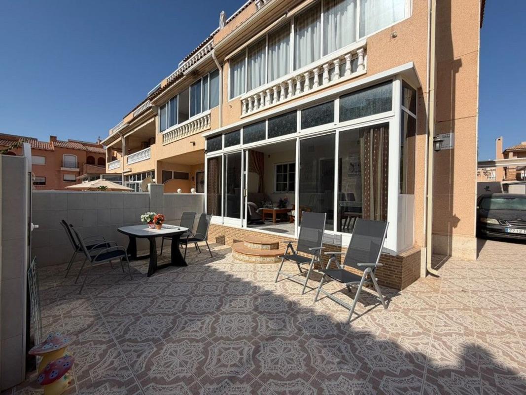 Venta de piso en Piso en Calle Lanzarote, Aguas Nuevas, Torrevieja, Torrevieja
photo 3
