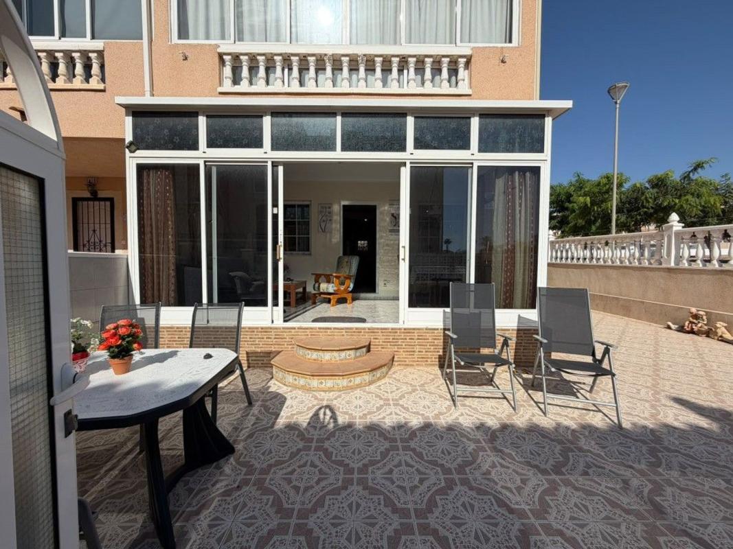 Venta de piso en Piso en Calle Lanzarote, Aguas Nuevas, Torrevieja, Torrevieja
photo 4