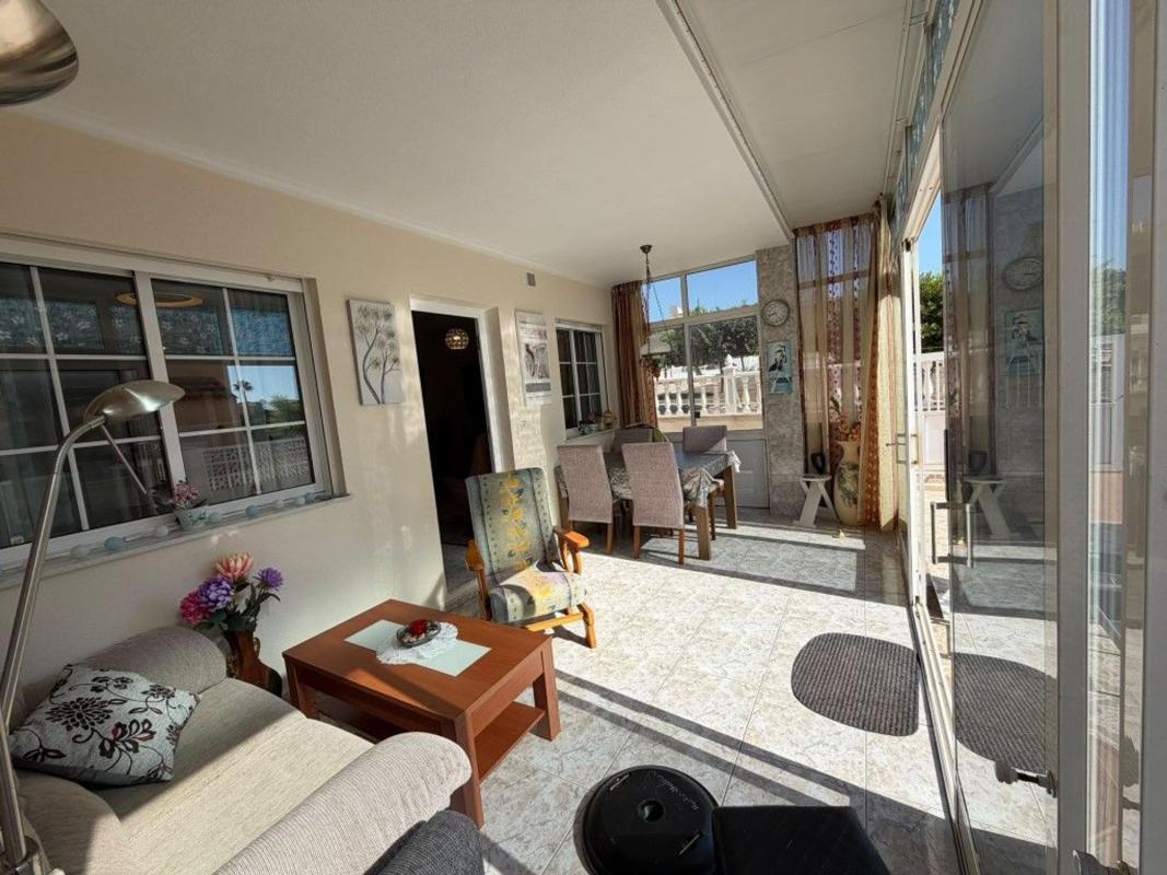 Venta de piso en Piso en Calle Lanzarote, Aguas Nuevas, Torrevieja, Torrevieja
photo 5
