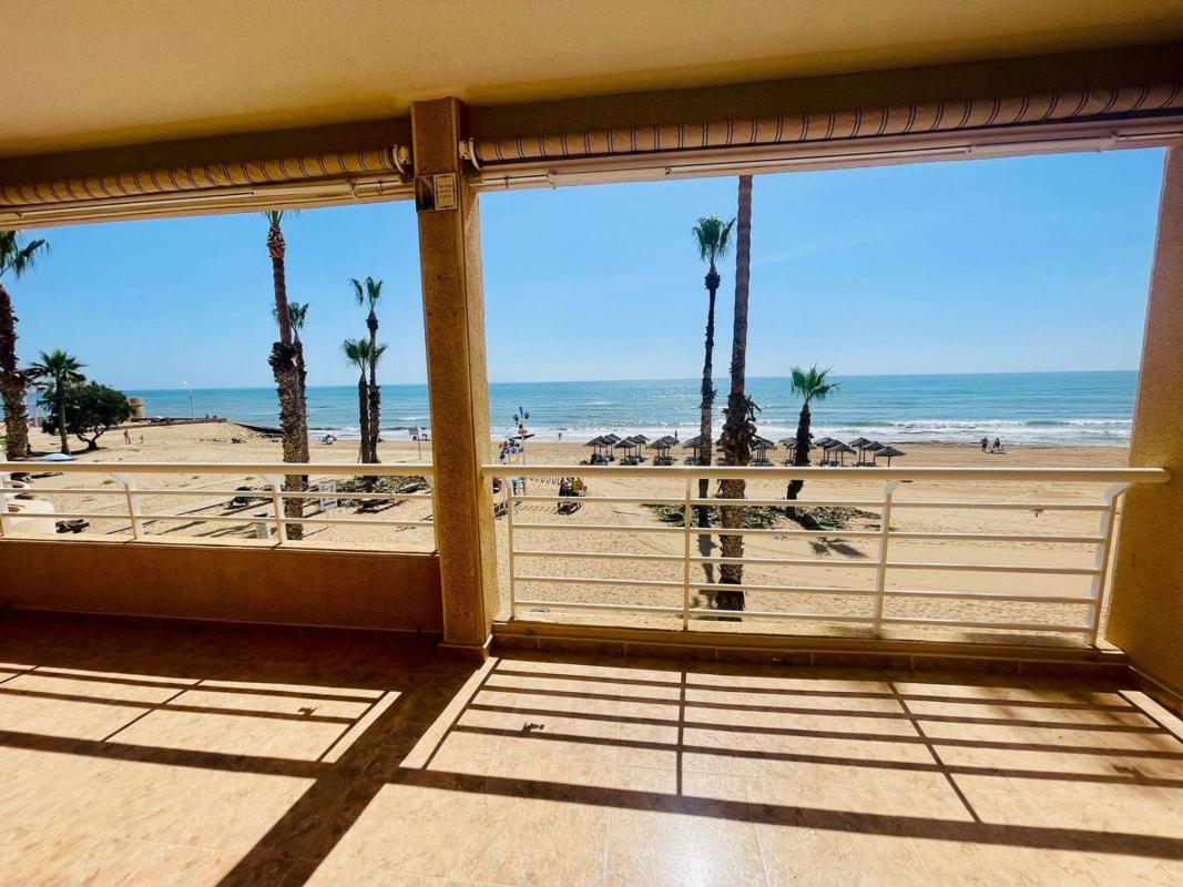 Venta de piso en Piso en Calle Mayor, Gaspar Perrelló, Torrevieja, Torrevieja
photo 2