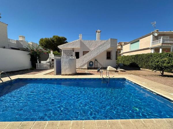 Casa o chalet independiente en Avenida España, La Zenia, Orihuela photo 1
