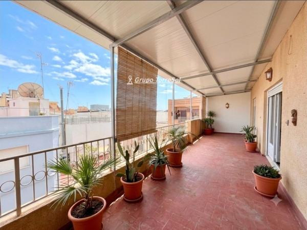 Ático en venta en  Ático en Calle Sant Joan, Centro, Elche / Elx, Elche / Elx photo 1