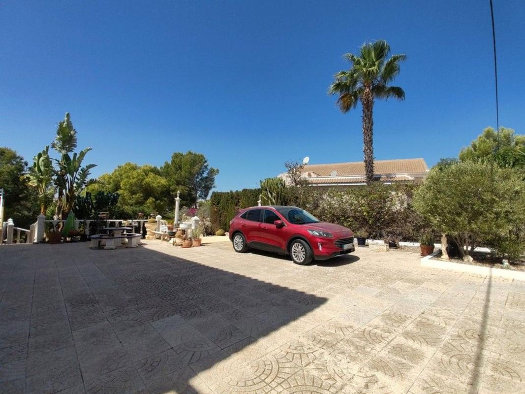 Properties for sale and rent in Spain photo 5
