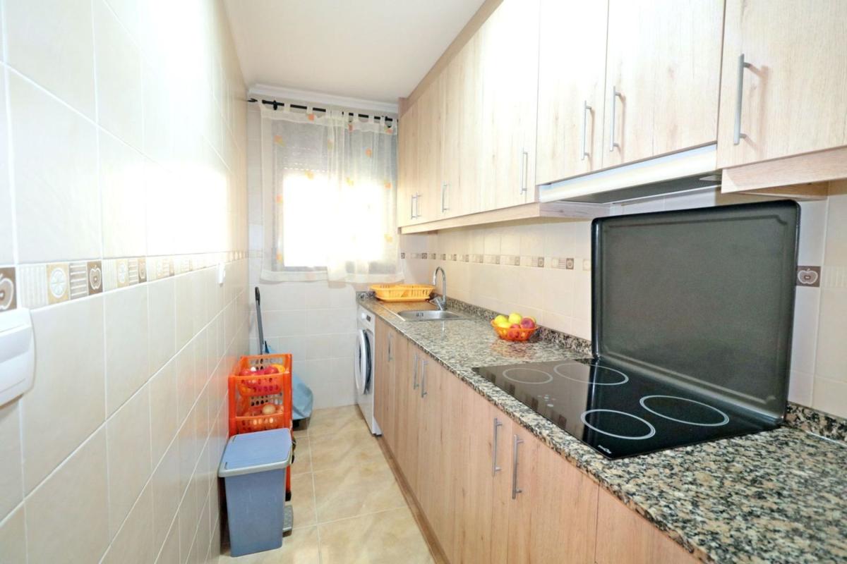 Venta de piso en Piso en Calle San Miguel de Salinas, El Acequión, Torrevieja, Torrevieja
photo 5
