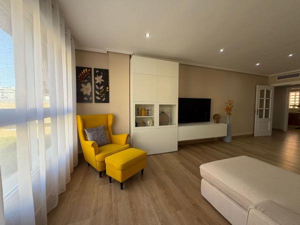Venta de piso en Piso en Diputada Angela Llinares, Centro Urbano, La Villajoyosa / Vila Joiosa, La Villajoyosa / Vila Joiosa
thumbnail 3