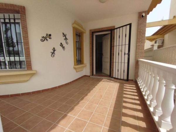 Casa o chalet independiente en Calle Comunidad Madrileña, Zona Pueblo, Pilar de la Horadada thumbnail 2