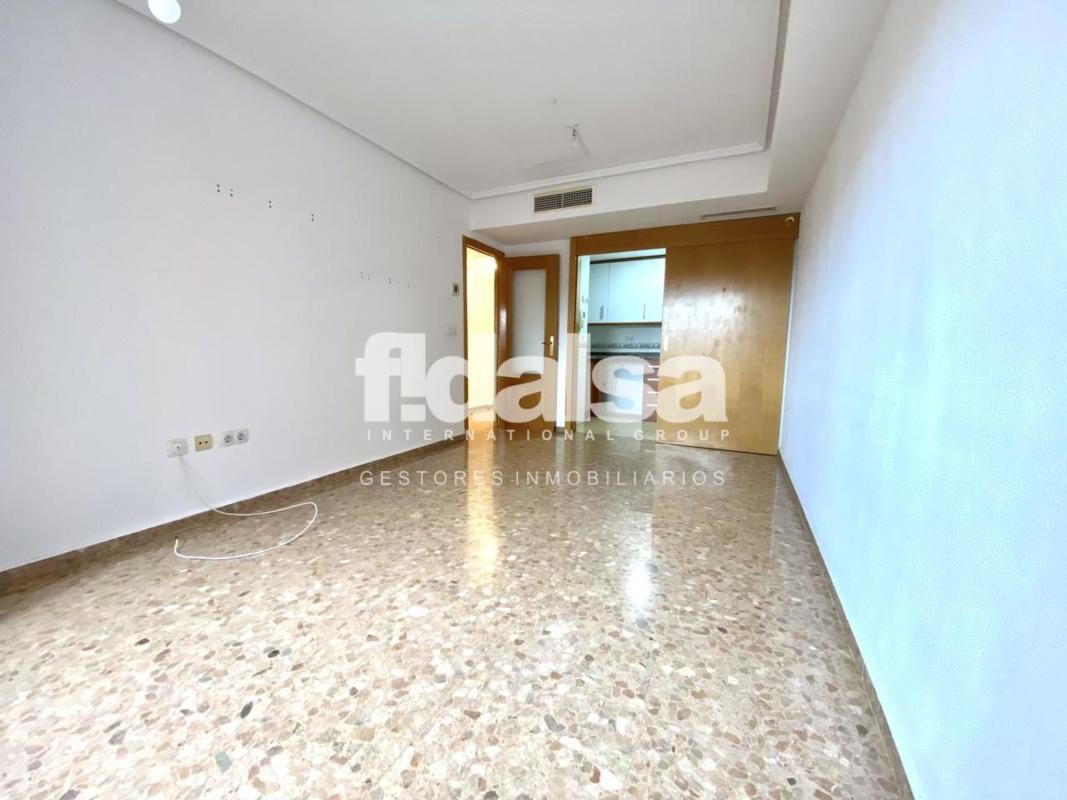 Venta de piso en Piso en Plaza del Alcalde Agatángelo Soler, Garbinet - Parque de las Avenidas, Alicante / Alacant, Alicante / Alacant
photo 2