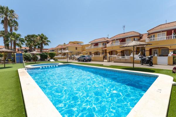 Chalet adosado en Calle las Garzas s/n, La Siesta - El Salado - Torreta, Torrevieja thumbnail 2
