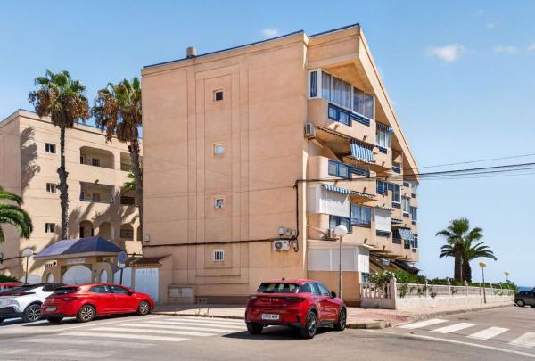 Sale of flat in Piso en Urbanisason Mil p Vistamar, 11, Dehesa de Campoamor, Orihuela, Orihuela
 photo 2