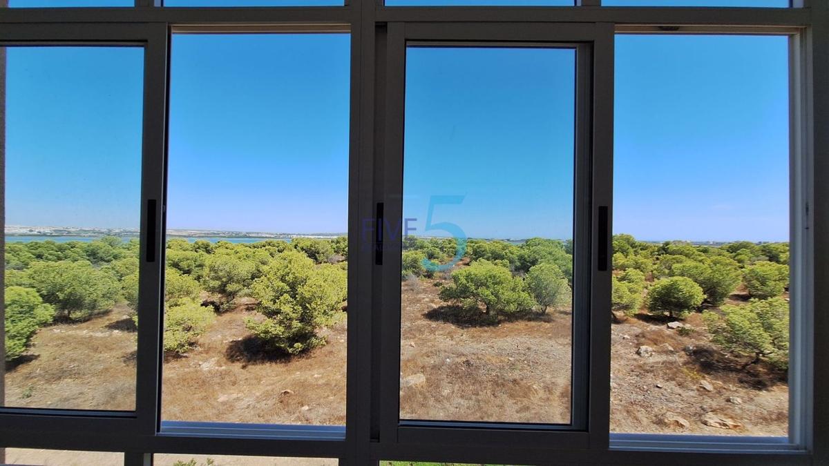 Venta de piso en Piso en La Siesta - El Salado - Torreta, Torrevieja, Torrevieja
 photo 2