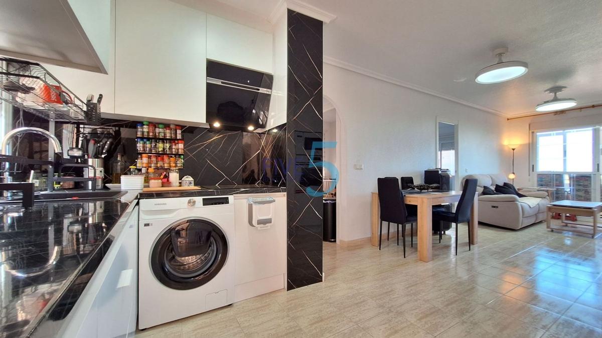 Venta de piso en Piso en La Siesta - El Salado - Torreta, Torrevieja, Torrevieja
 photo 4