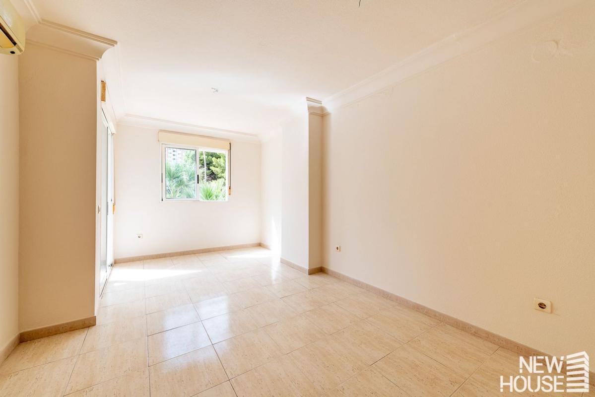 Venta de piso en Piso en Calle Arpón, Cabo de las Huertas, Alicante / Alacant, Alicante / Alacant
 photo 2