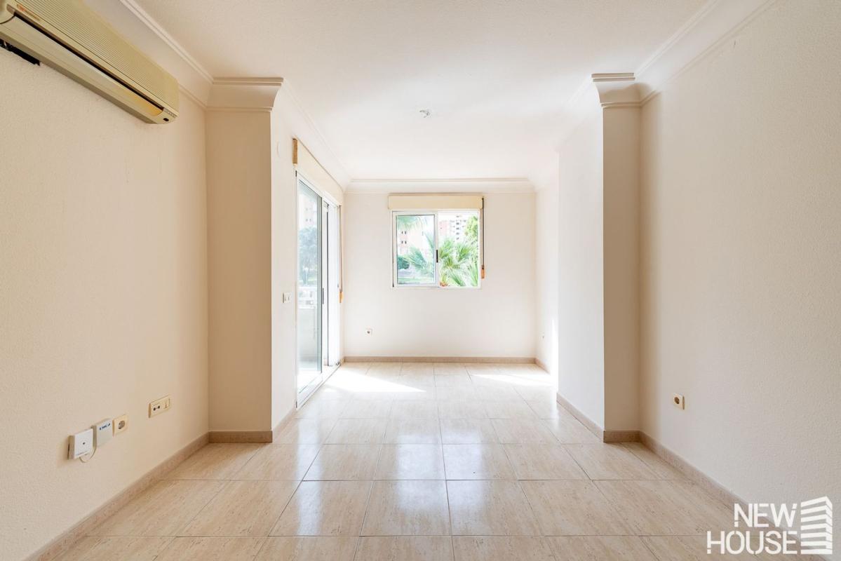 Venta de piso en Piso en Calle Arpón, Cabo de las Huertas, Alicante / Alacant, Alicante / Alacant
 photo 3