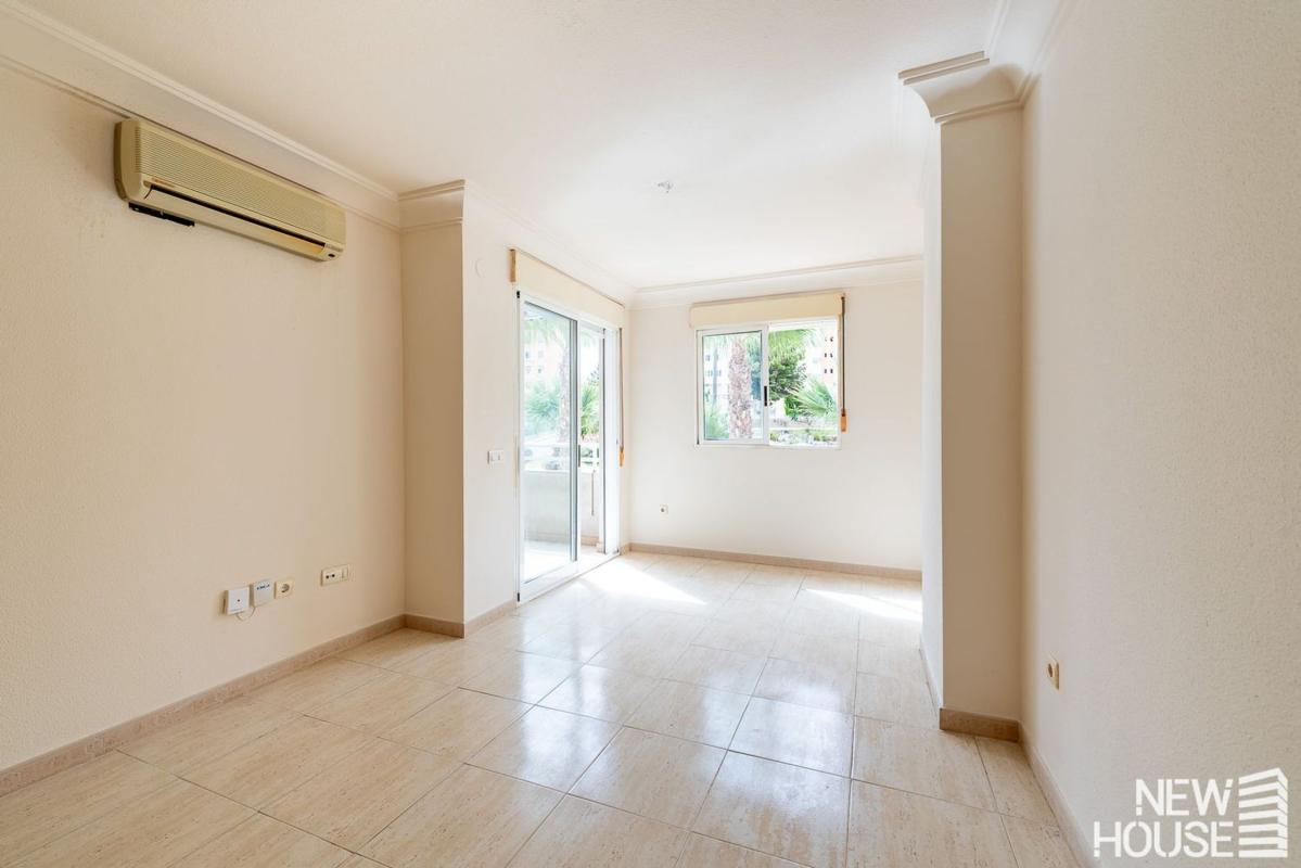 Venta de piso en Piso en Calle Arpón, Cabo de las Huertas, Alicante / Alacant, Alicante / Alacant
 photo 5