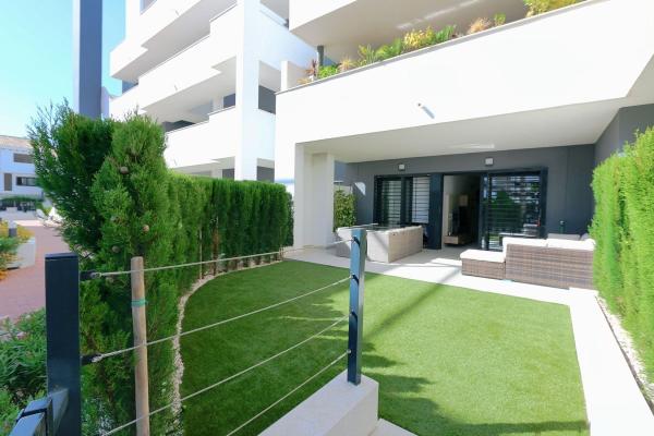 Sale of flat in Piso en Calle Pablo Picasso, Playa Flamenca, Orihuela, Orihuela
photo 1